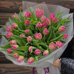 Букет из 31 розового пионовидного тюльпана